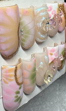 Load image into Gallery viewer, Fairy Freestyle Nails 🧚🏼
